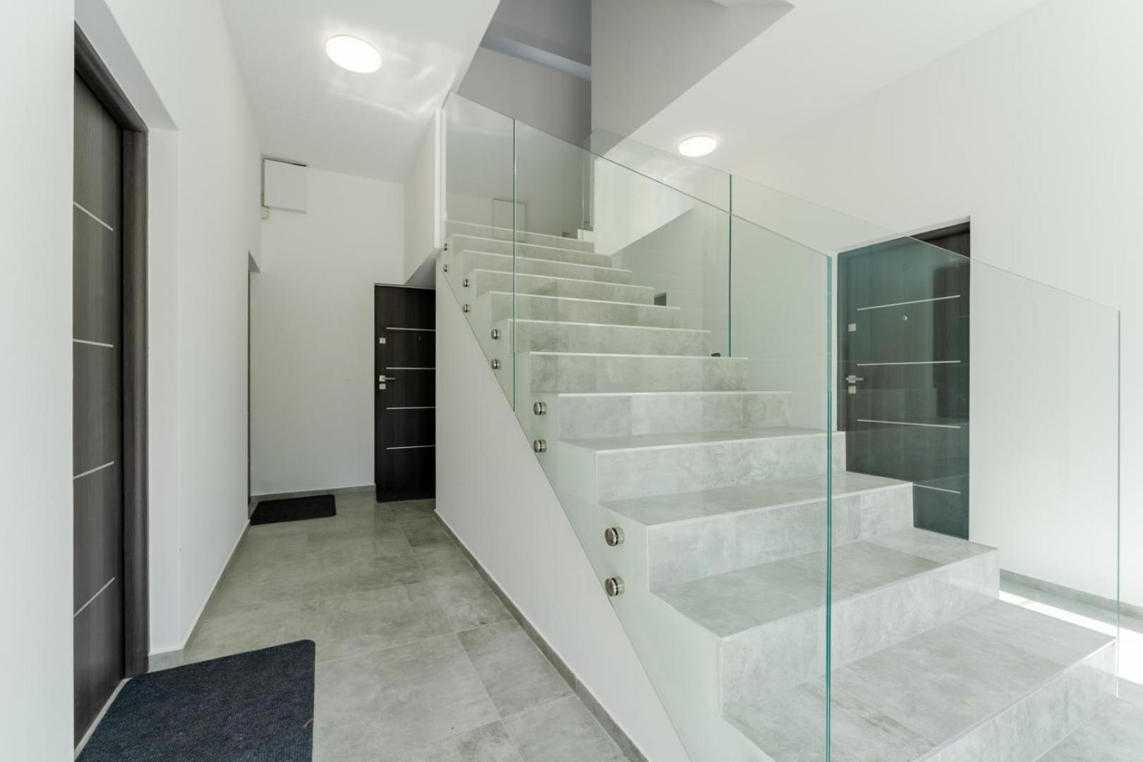 Apartamenty Ok'S - Blisko Centrum W Pelni Wyposazone - By Spaceapart Jelenia Góra Eksteriør billede